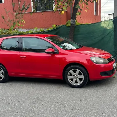 Volkswagen Golf 2012 në shitje