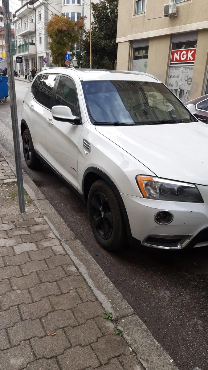 2011 BMW X3 thumbnail 2