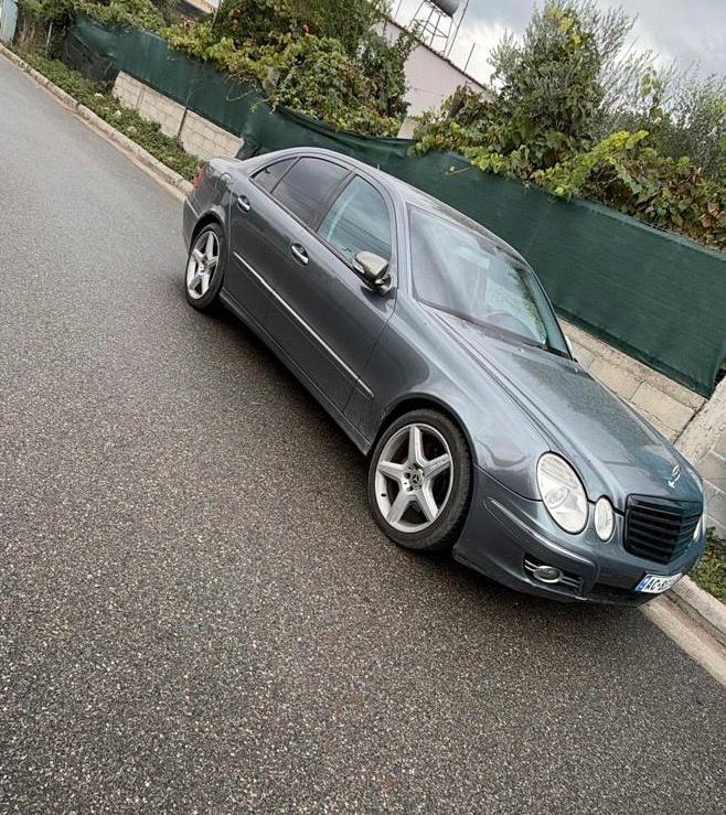 2007 Mercedes-Benz E-class thumbnail 2