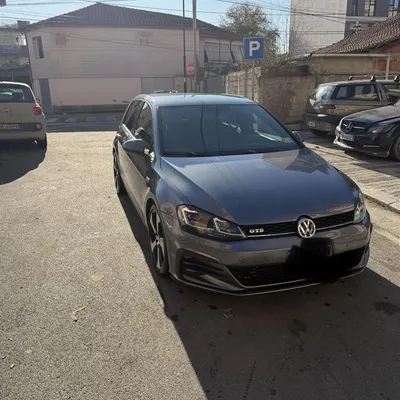 Volkswagen Golf 2015 në shitje