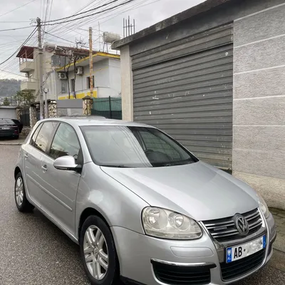 Volkswagen Golf 2006 në shitje
