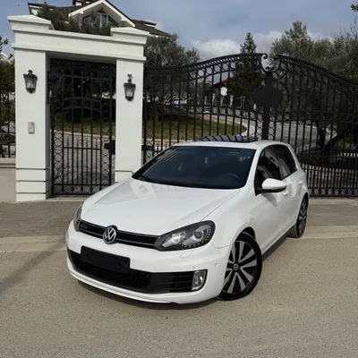 Volkswagen Golf 2013 në shitje