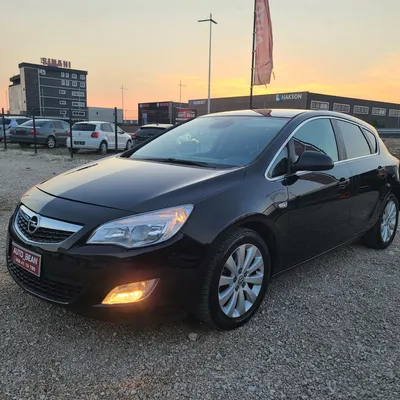 Opel Astra 2012 në shitje