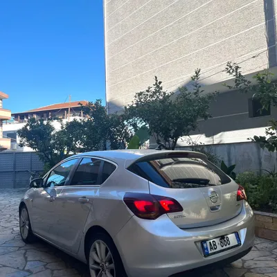 Opel Astra 2010 në shitje