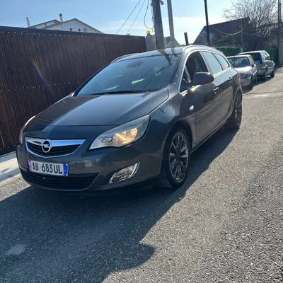 Opel Astra 2011 në shitje
