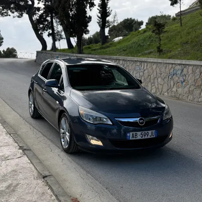 Opel Astra 2010 në shitje