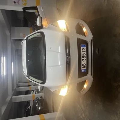 Ford Kuga 2014 në shitje