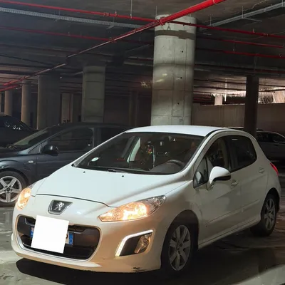 Peugeot 308 2012 në shitje