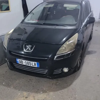 Peugeot 5008 2012 në shitje