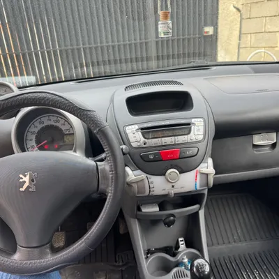 Peugeot 1007 2008 në shitje