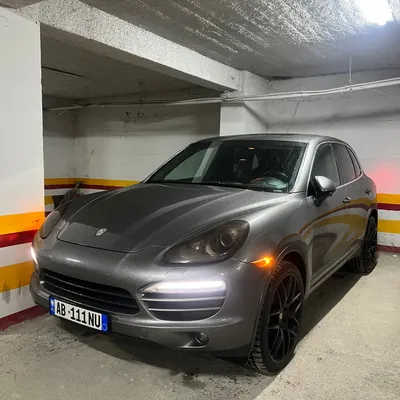 Porsche Cayenne 2012 në shitje