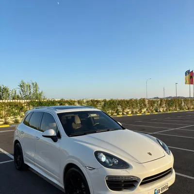 Porsche Cayenne 2012 në shitje