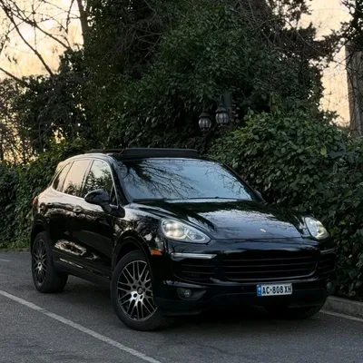 Porsche Cayenne 2016 në shitje