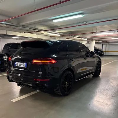 Porsche Cayenne 2015 në shitje