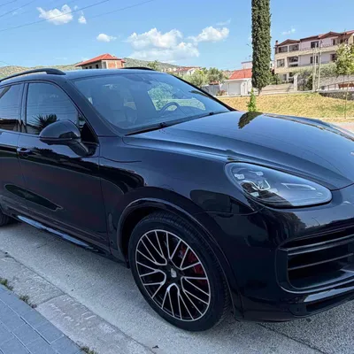 Porsche Cayenne 2016 në shitje