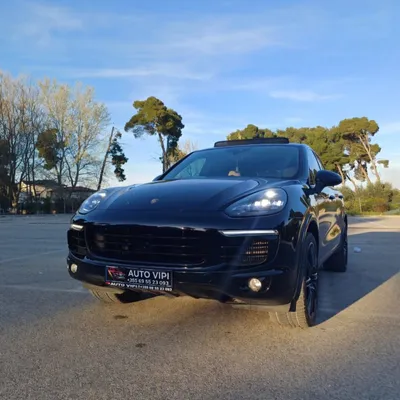 Porsche Cayenne 2016 në shitje