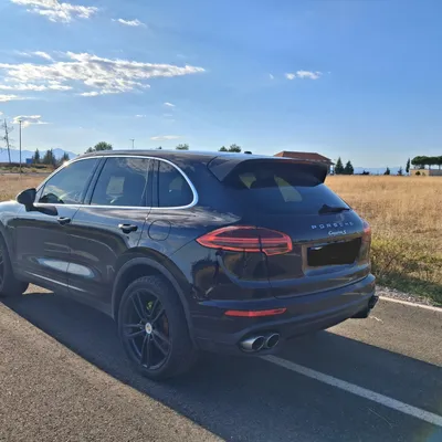 Porsche Cayenne 2015 në shitje