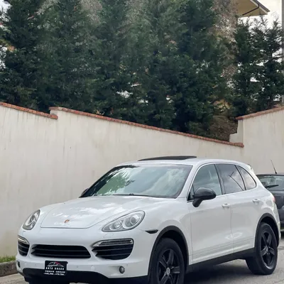 Porsche Cayenne 2013 në shitje