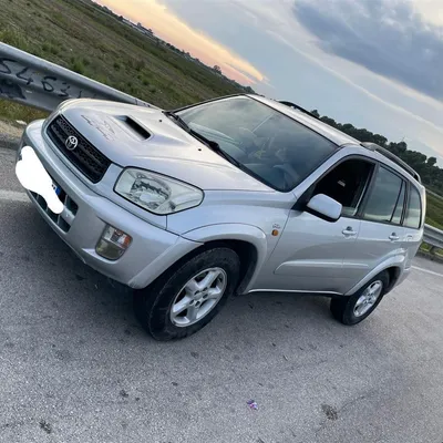 Toyota RAV4 2003 në shitje