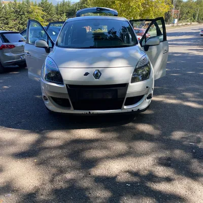 Renault Scenic 2011 në shitje