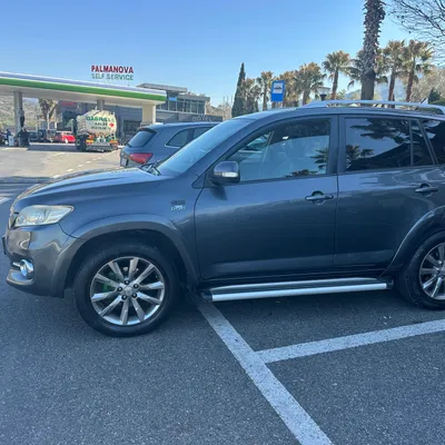 Toyota RAV4 2012 në shitje