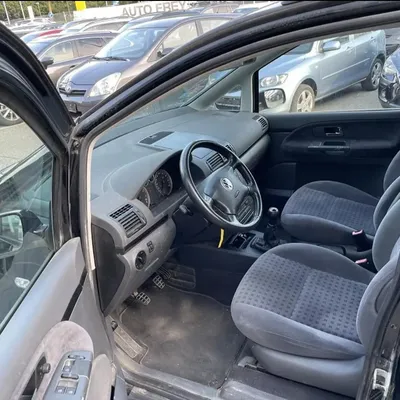 Volkswagen Sharan 2000 në shitje