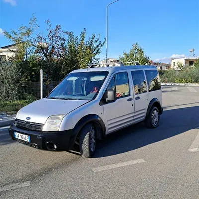 Ford Tourneo Connect 2005 në shitje