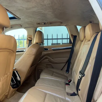 Porsche Cayenne 2012 në shitje