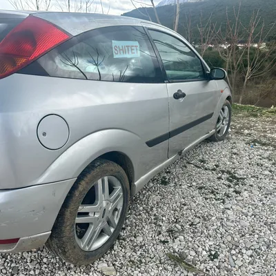 Ford Focus 2000 në shitje