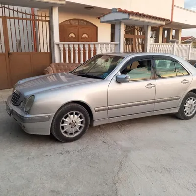 Mercedes-Benz E-class 2001 në shitje