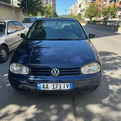 Volkswagen Golf 2002 në shitje