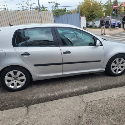 Volkswagen Golf 2005 në shitje