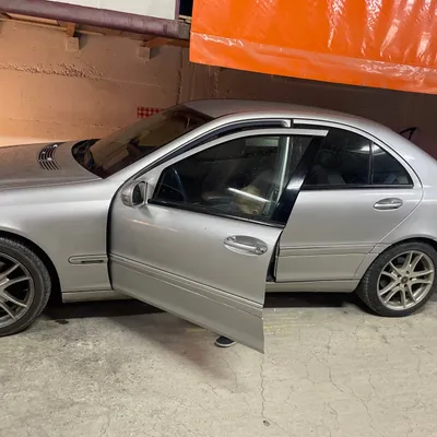 Mercedes-Benz E-class 2003 në shitje
