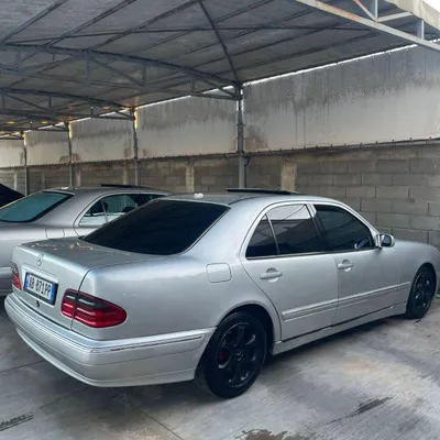 Mercedes-Benz E-class 2001 në shitje