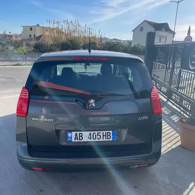 Peugeot 5008 2010 në shitje