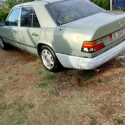 Mercedes-Benz W124