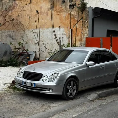 Mercedes-Benz E-class 2003 në shitje
