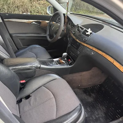 Mercedes-Benz E-class 2003 në shitje