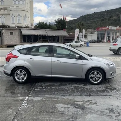Ford Focus 2011 në shitje