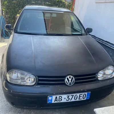 Volkswagen Golf 1999 në shitje