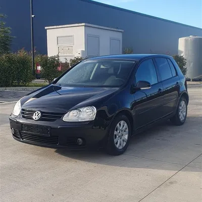 Volkswagen Golf 2005 në shitje