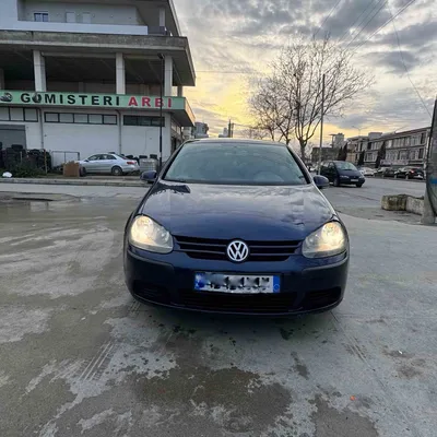 Volkswagen Golf 2005 në shitje