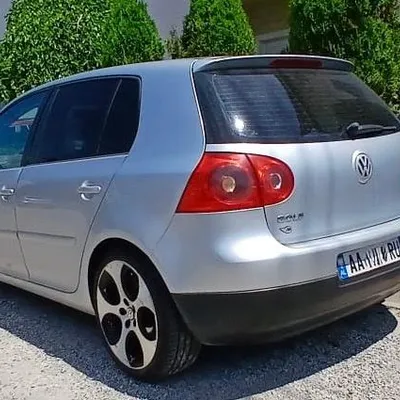 Volkswagen Golf 2005 në shitje