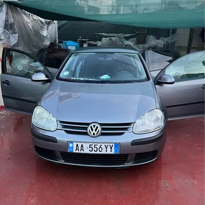 Volkswagen Golf 2005 në shitje