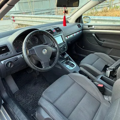 Volkswagen Golf 2005 në shitje