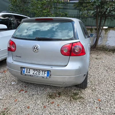 Volkswagen Golf 2005 në shitje