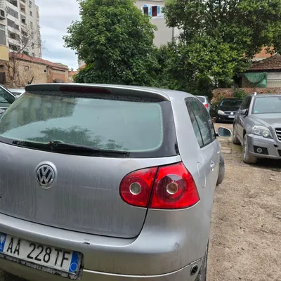 Volkswagen Golf 2005 në shitje