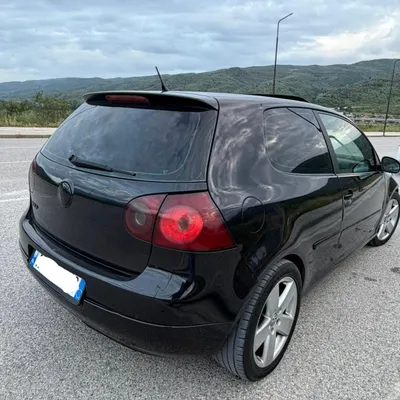 Volkswagen Golf 2005 në shitje