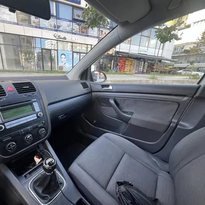 Volkswagen Golf 2008 në shitje