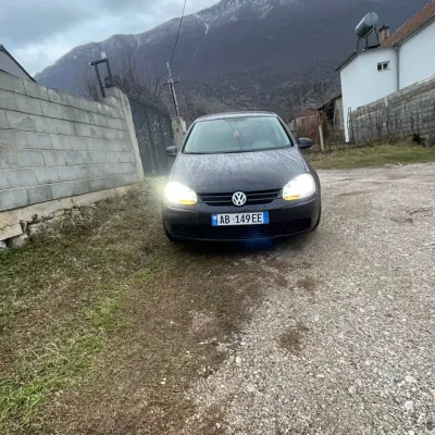 Volkswagen Golf 2006 në shitje